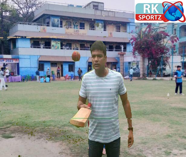 ক্রিকেটার গড়ার কারখানার নাম এলআরএস বাংলা স্পোর্টস অ্যাকাডেমি!লক্ষ্মীরতন নিজের কাজে মেতে সকাল থেকে, শুধু বলেন কভি আলবিদা না ক্যহেনা...