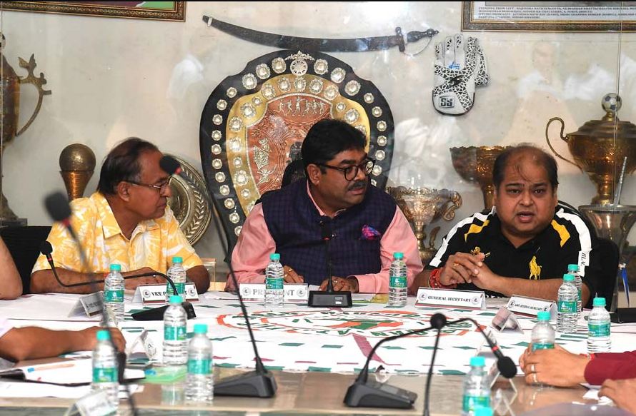 ‘মোহনবাগান রত্ন’ টুটু বোস! জীবনকৃতি সম্মান পাচ্ছেন রাজু মুখোপাধ্যায়