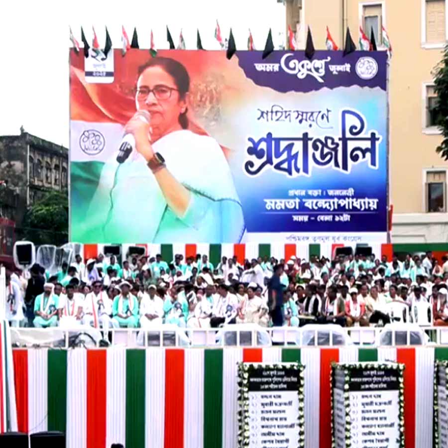 কে মাছ খাবে,কে মাংস খাবে,কে ডিম খাবে ওরা ঠিক করে দেবে! দিল্লি থেকে বিজেপিকে উৎখাত না করা পর্যন্ত লড়াই চলবে : মমতা