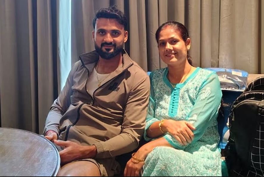 ‘ভিশন ২০২০’ প্রোজেক্টের ফসল বাংলার আকাশ লর্ডসেও! ‘এমন ভাই আর ক’জন পায়’ ক্যান্সার আক্রান্ত দিদিও আপ্লুত