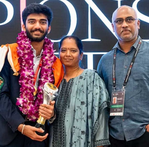 ‘দুর্বল প্লেয়ার’ বিশ্বচ্যাম্পিয়ন গুকেশের লড়াই! ছেলের জন্য ডাক্তারের পেশা ছাড়েন বাবা, মায়ের উপার্জনে চলত সংসার