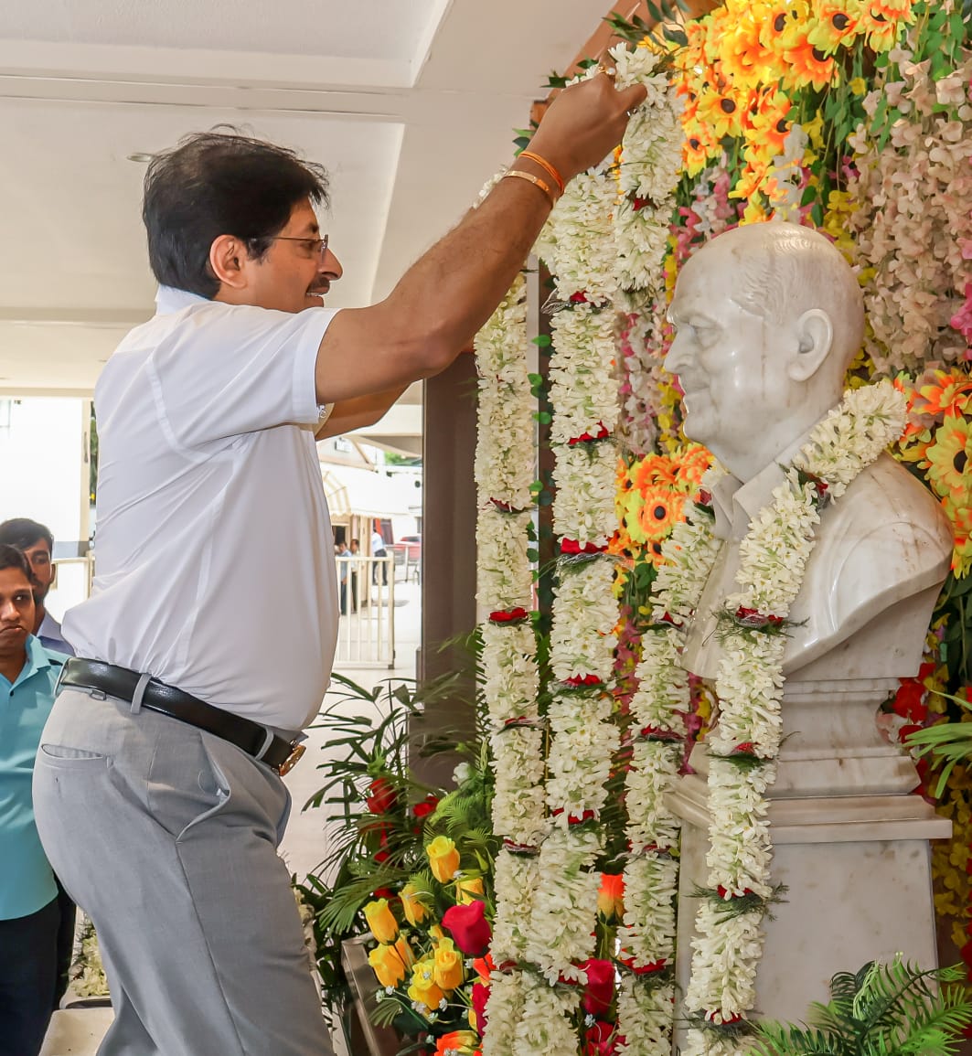 ইডেনে ডাঃ বিধানচন্দ্র রায়ের জন্মদিনে শ্রদ্ধার্ঘ্য! সামিকে নির্দেশ হাই কোর্টের! স্ত্রী এবং কন্যার জন্য প্রতি মাসে খোরপোশের টাকা