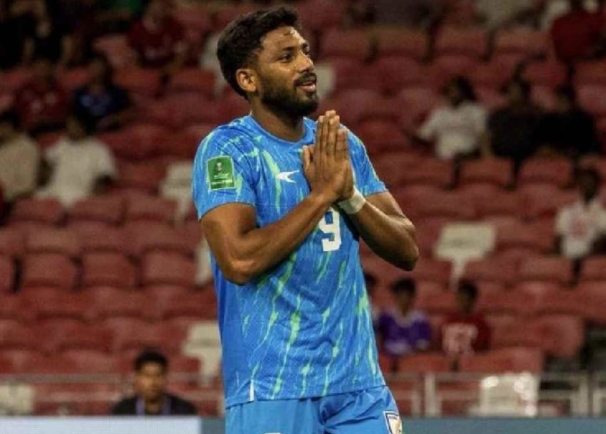 খালিদকে স্বস্তি দেওয়া রহিম পাড়ার পুজোয় কালীঠাকুর দেবেন! ফিফা ক্রমতালিকায় ভারতের থেকে পিছিয়ে থাকা সিঙ্গাপুরের আক্রমণ বেশি