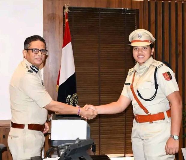 ক্রিকেটের পাশাপাশি নতুন ভূমিকায় রিচা ঘোষ! শিলিগুড়ির সহকারী কমিশনার হলেন বিশ্বকাপজয়ী মহিলা ক্রিকেটার