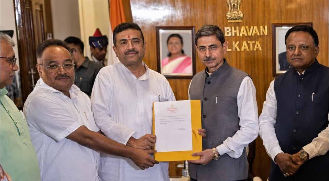 মমতার নামফলক সরল বিধানসভা থেকে! মহাকরণে তিনতলার কক্ষ মুখ্যমন্ত্রী শুভেন্দুর জন্য!