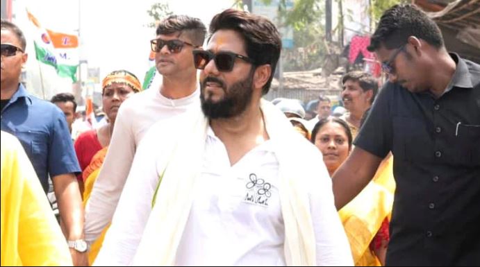 ‘ধান্দাবাজ রাজ চক্রবর্ত্তী!’ বিস্ফোরক প্রবীণ নেতা ‘বারাকপুরে সিনেমায় ঢোকানোর ব্যবসা খুলেছিল’