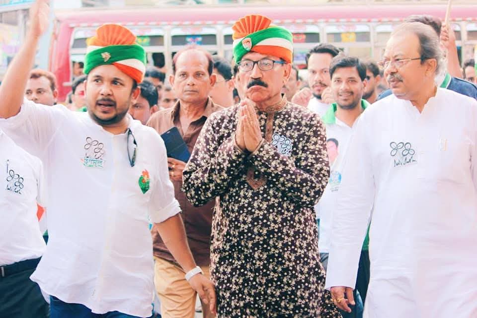 পলাতক অরূপ রায়ের ঘনিষ্ঠ তৃণমূল নেতা শামীম আহমেদ ওরফে বড়ে! দুষ্কৃতীর প্রাসাদসম বাড়ির খোঁজ মিলল! সাংসদ প্রসূনের সঙ্গেও ঘনিষ্ঠতা ছিল