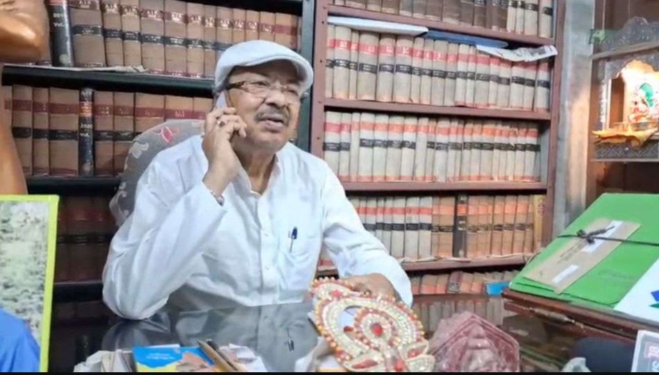 বহিষ্কৃত তৃণমূলেরই দুই বিধায়ক ঋতব্রত, সন্দীপন! তৃণমূল বিধায়ক অরূপের গোডাউন থেকে প্রচুর সরকারি ত্রাণসামগ্রী উদ্ধার