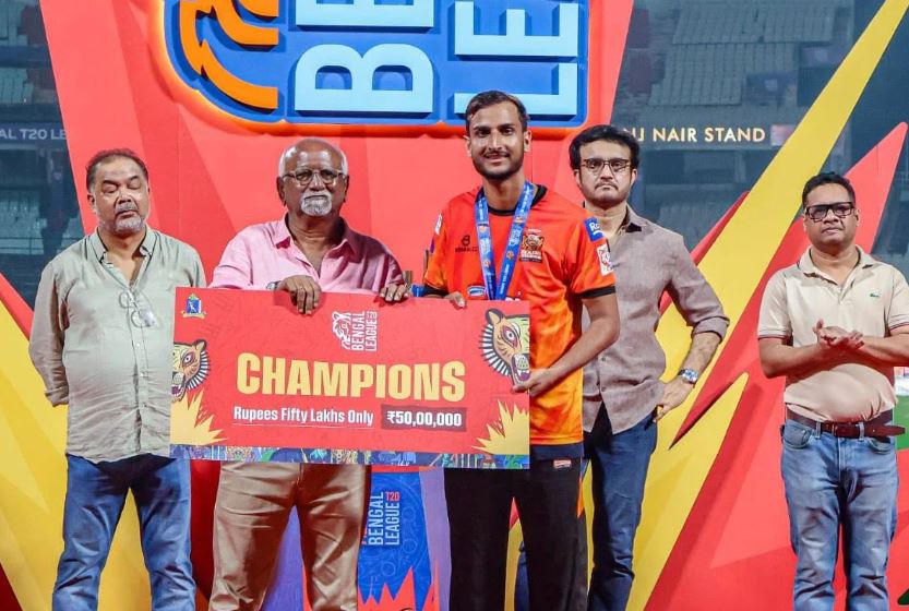 সৌরভের সিএবিতে টিকিট বিতর্ক! রঙিন জেরক্স করে ইডেনে ঢোকার চেষ্টা! টুর্নামেন্টের মান নিয়ে প্রশ্ন?