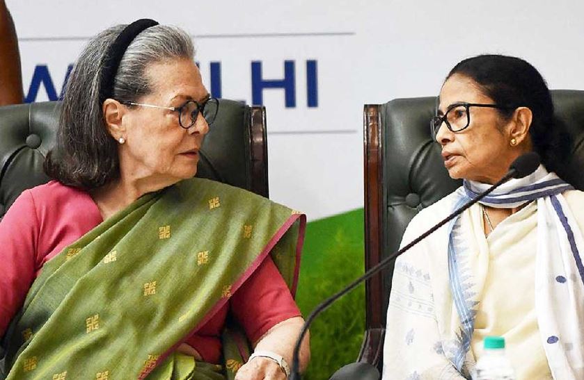 মমতা-সোনিয়ার মধ্যে কথাবার্তা! তৃণমূলের সঙ্গে কংগ্রেস সংযুক্তিকরণের জল্পনা ভিত্তিহীন গুজব!