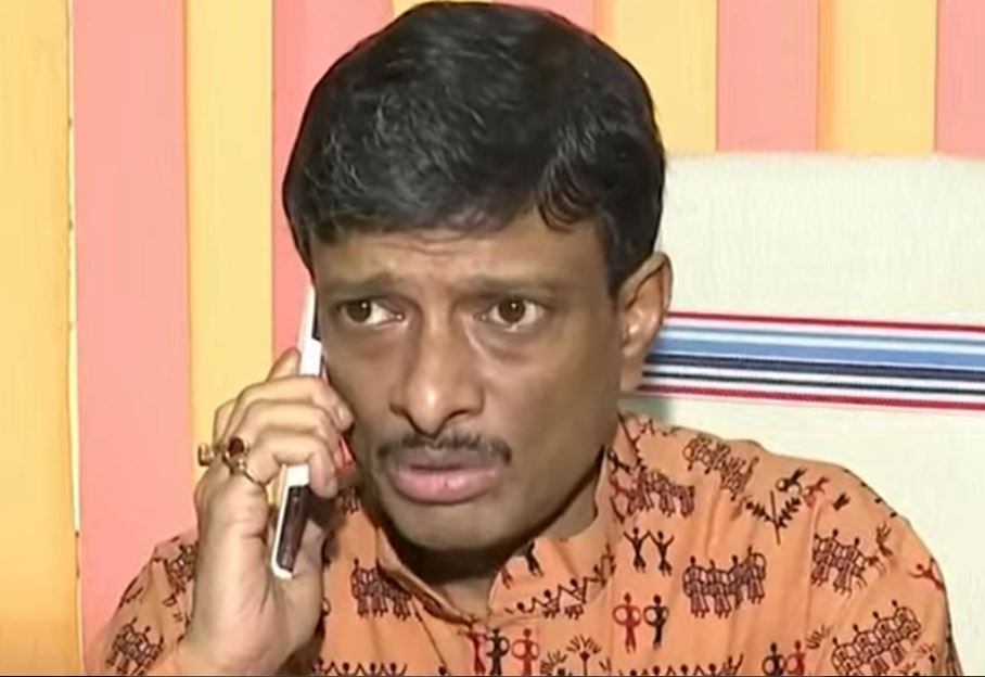 গ্রেফতার কলকাতা পুরসভার কাউন্সিলর বাপ্পদিত্য দাশগুপ্ত! অরূপ বিশ্বাস ঘনিষ্ঠ ছোট লালবাড়ির সপ্তম তৃণমূল জনপ্রতিনিধি ধৃত
