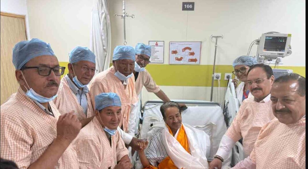 সরকারের লিখিত আশ্বাসে প্রত্যাহারের সিদ্ধান্ত? ভিডিয়োবার্তা অনশন প্রত্যাহারের কথা প্রকাশ করে জানালেন সোনম ওয়াংচুক!