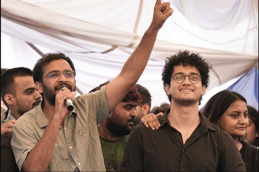 শতাধিক ‘খুনি’, ধর্ষণে অভিযুক্ত ৬১! ফের হুঁশিয়ারী? দিল্লিতে বিক্ষোভ দেখানো ‘ককরোচ’দের অতীতে অপরাধের দাগ
