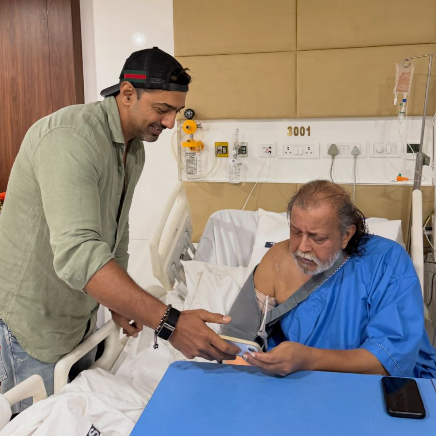 সুস্থ অভিনেতা মিঠুন চক্রবর্তী! মিঠুনকে দেখতে হাসপাতালে হাজির দেব