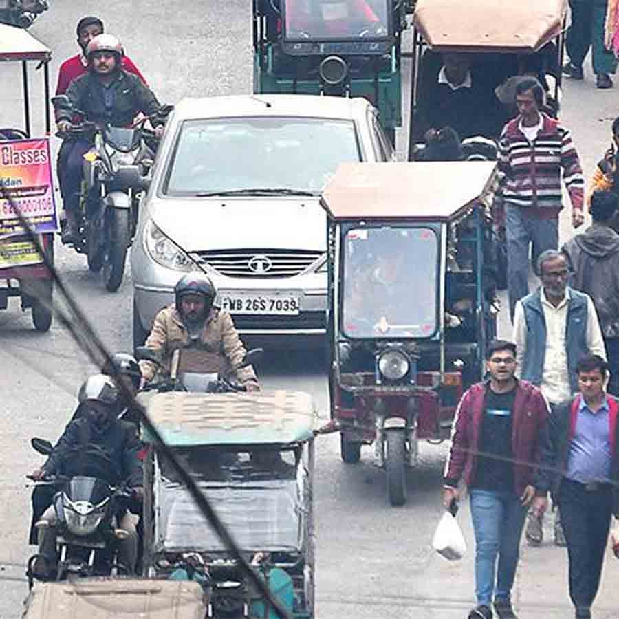 ‘টোটো অবৈধ, এ বার ই-রিকশা’! হাওড়ায় সত্ত্বর টোটো বন্ধের আর্জি মানুষের?টোটো তো টোটালি ইললিগ্যাল, কোনও রেজিস্ট্রেশনের সিস্টেম নেই : অর্জুন সিং