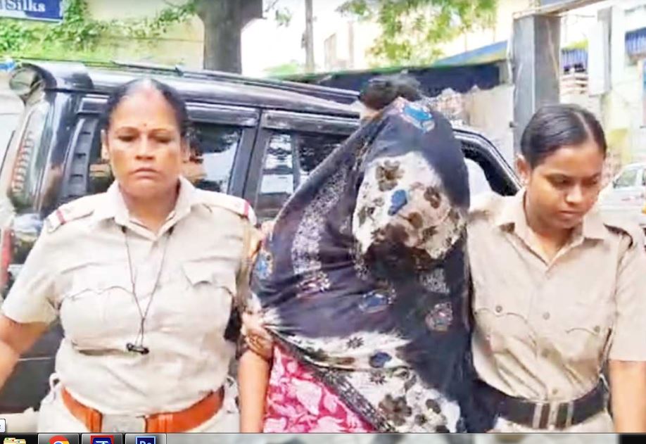 যৌনতার ফাঁদে ফেলায় পারদর্শী অর্পিতা গ্রেফতার! হামিমের বান্ধবী ‘হানিট্র্যাপের’ মাধ্যমে প্রভাবশালীদের ফাঁদে ফেলতেন?