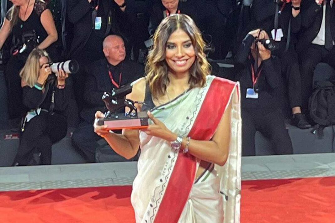 বিদেশে পুরস্কার জয়, বিপাকে বঙ্গকন্যা অনুপর্ণা! ভারতে সেন্সরের কোপে ‘সংস অফ ফরগোটেন ট্রিজ’! বিদেশে পুরস্কার জয়, বিপাকে বঙ্গকন্যা অনুপর্ণা! ভারতে সেন্সরের কোপে ‘সংস অফ ফরগোটেন ট্রিজ’!