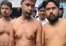 বেহালায় ‘নগ্ন প্যারেড’! ধৃতদের বিবস্ত্র করে হাঁটাল পুলিশ, ‘যেমন কর্ম, তেমন ফল’, বলছেন স্থানীয়রা