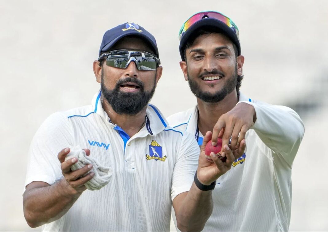 রনজিতে কেরলের বিরুদ্ধে জয়ের গন্ধ পাচ্ছে বাংলা! নেপথ্যে শাহবাজ আহমেদের ব্যাটে-বলে রাজ, মহম্মদ শামির পেস রনজিতে কেরলের বিরুদ্ধে জয়ের গন্ধ পাচ্ছে বাংলা! নেপথ্যে শাহবাজ আহমেদের ব্যাটে-বলে রাজ, মহম্মদ শামির পেস